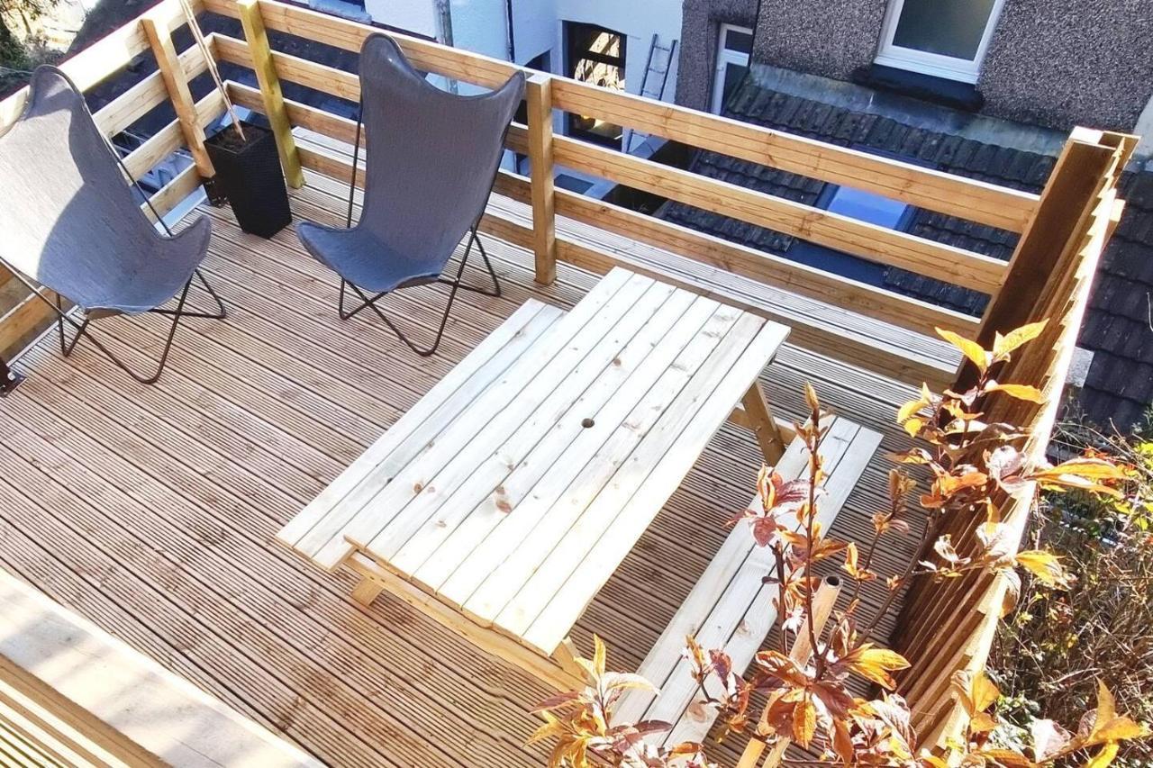 Modern 4-Bedroom Townhouse With Private Garden Abertillery ภายนอก รูปภาพ