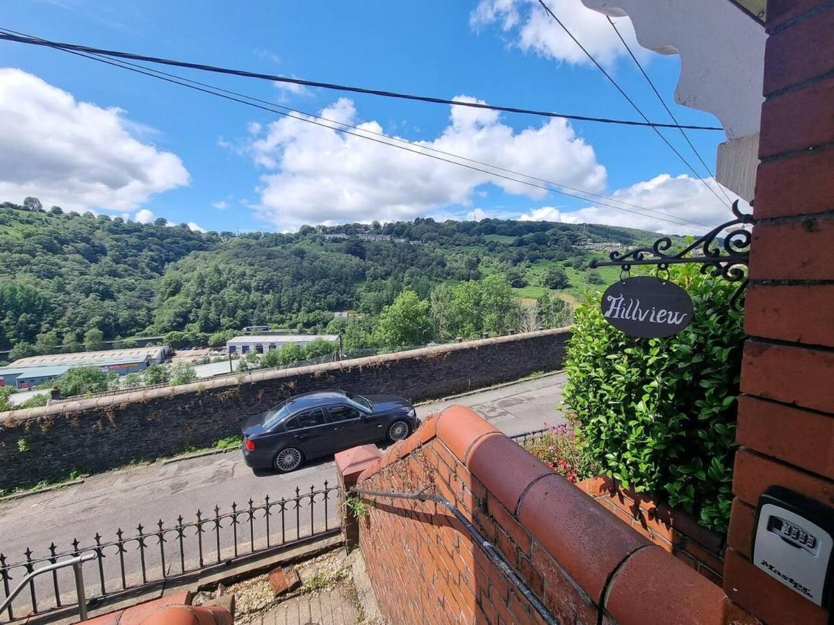 Modern 4-Bedroom Townhouse With Private Garden Abertillery ภายนอก รูปภาพ
